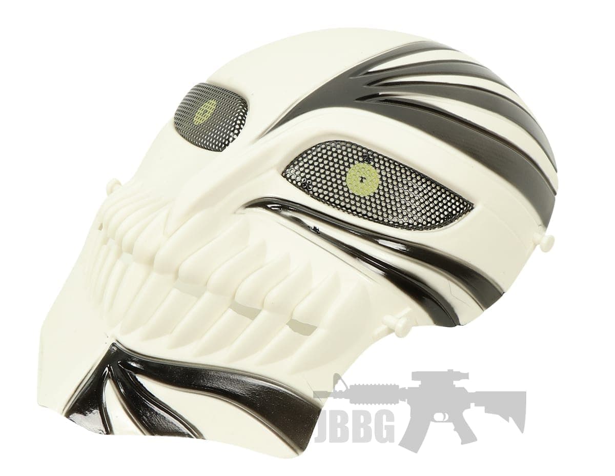 Mask and White — image 2