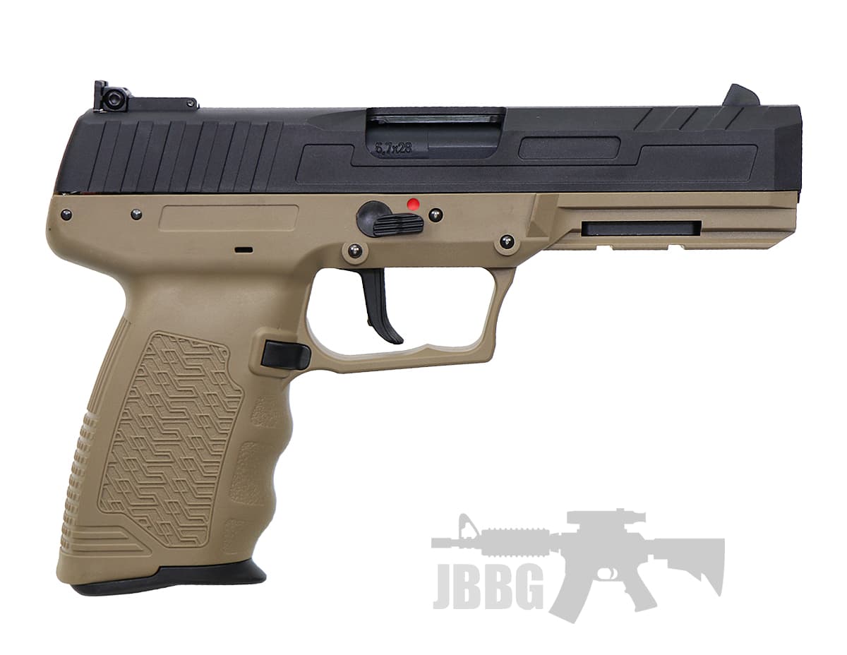 Maverick Gas Airsoft Pistol — image 2